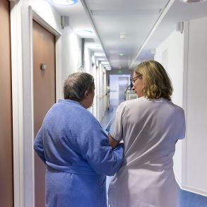 Accompagnement des patients par les équipes soignantes et médicales